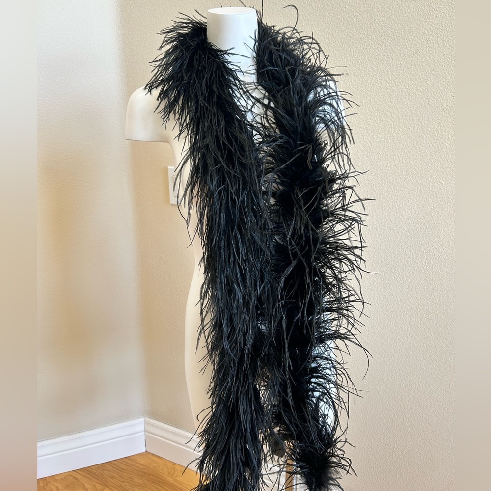 Ostrich Feather Boa NWOT Black - Picture 2 of 2